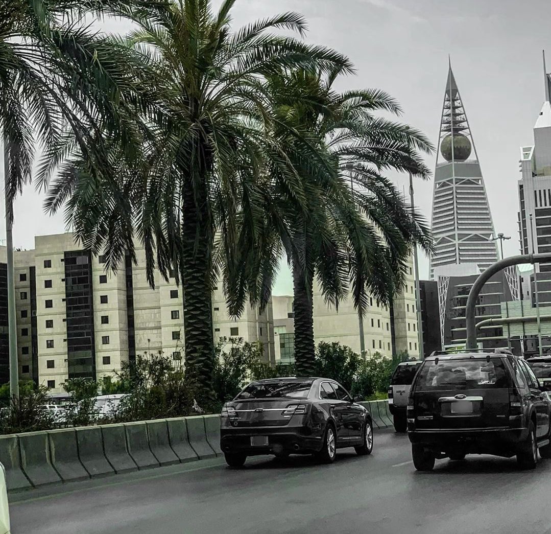 azzayezz's tweet photo. شباب 

🇸🇦 أمانة الرياض اليوم طرحت استطلاع لسكان العاصمة عن جودة البنية التحتية وعيوبها وارائكم به  وماذا تحتاج من اقتراحات.

لاتجاملون واعطوهم رأيكم بصراحة ومكامن الضعف في الرياض وماذا تحتاج.

فرصة ذهبية لنا.

هذا رابط الاستطلاع، اوصيكم بخير يرفع جودة البنية التحتية لعاصمة أكبر اقتصاد في الشرق الاوسط بما يليق بها. 

https://t.co/ezmcXOzJ92