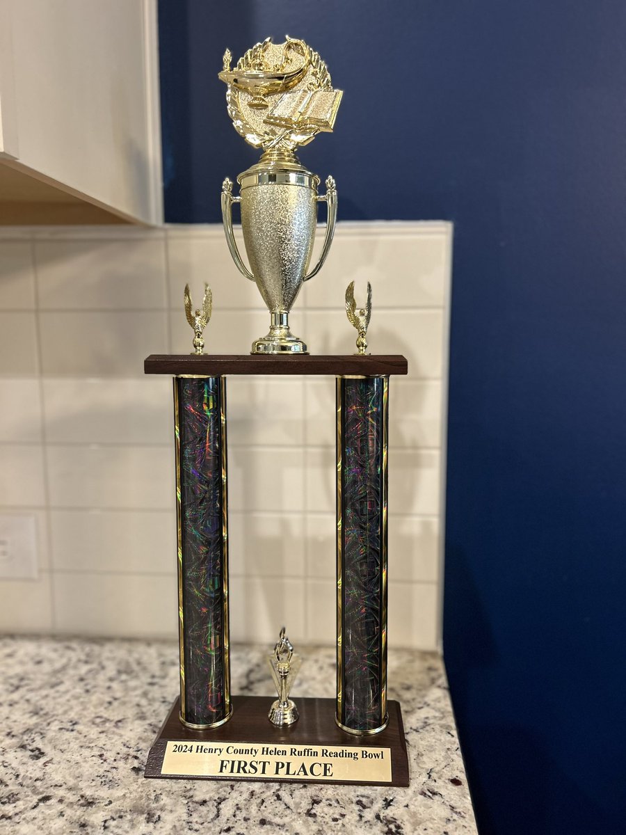 _fordfusion's tweet photo. Take a look; it’s in a book 📖! So you can celebrate your hard work. 1st 🥇 place - Middle School Helen Ruffin Reading Bowl!!! Reading is our favorite sport @ugmswolverines https://t.co/3YfecWLcDv