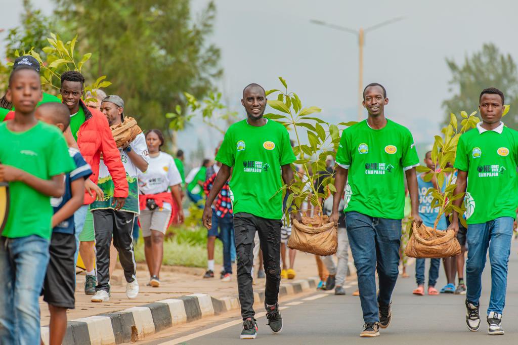 orionbbc's tweet photo. Kigali Youth and the Famous Artist Bushali and Okkama attended the special youth Umuganda and one shot one tree campaign aiming to plant as many trees as possible.
#KigaliYouthFestival #OneShotOneTree #theoriondream https://t.co/xPr1gA68ET