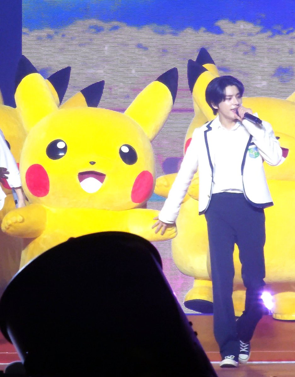 240120 FATE in Singapore 
제이크🩷피카츄 
#JAKE #제이크 #엔하이픈 #ENHYPEN