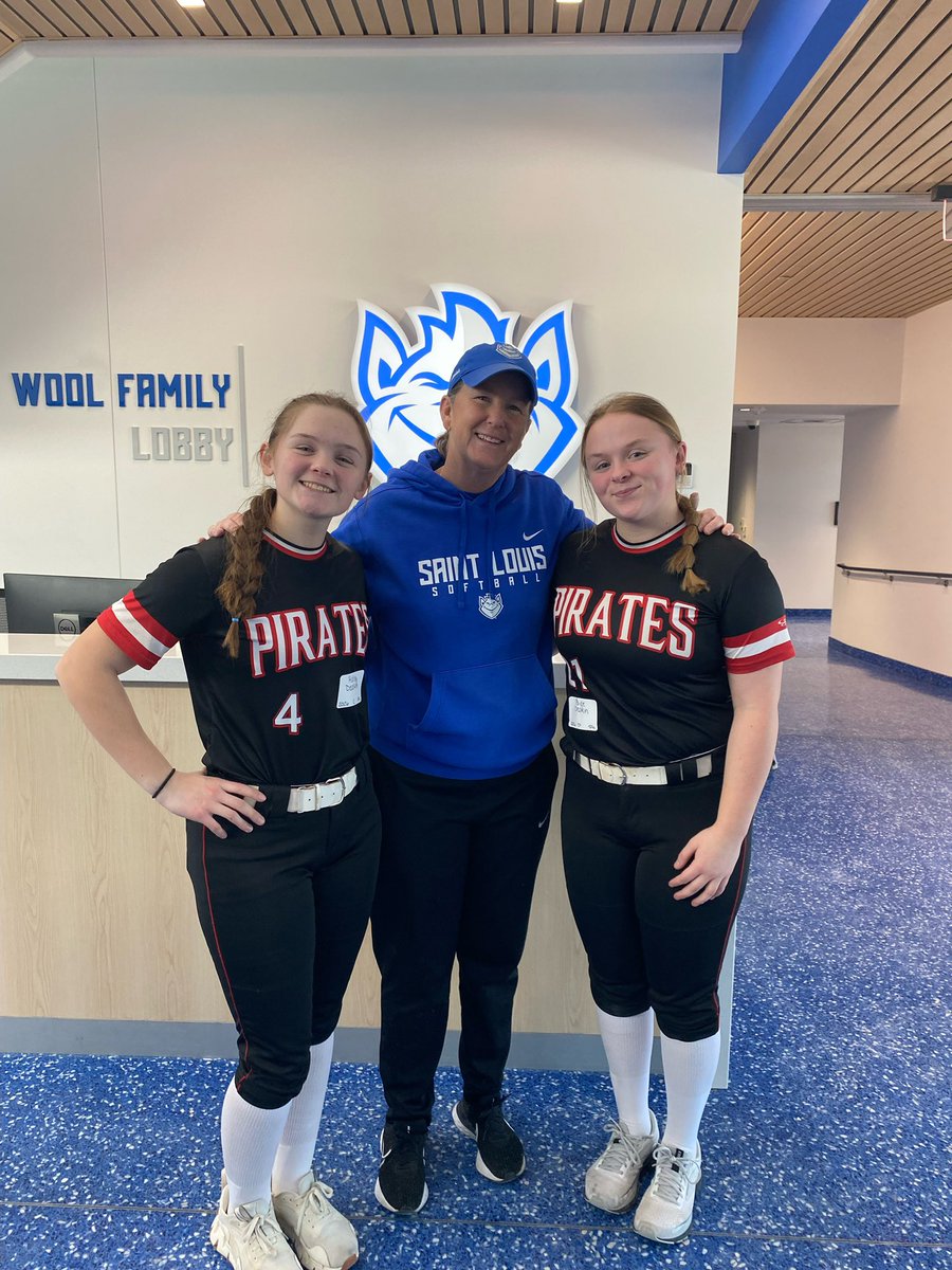 HaleyDeakin4's tweet photo. Thank you @CoachConnoyer for the great camp today. I learned a lot about base running and catching. I can't wait to see how your season goes! @SLPsoftball https://t.co/tQJaEYY5NG