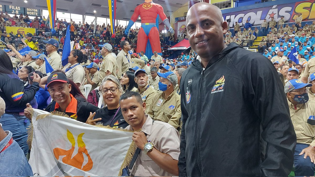 CVGFundeporte's tweet photo. 📸En fotos| En respaldo a nuestro Presidente Nicolás Maduro, la clase Obrera de Guayana dijo presente en el encuentro que definió las líneas estratégicas de Impulso del nuevo modelo económico y productivo. https://t.co/7YamJehteq