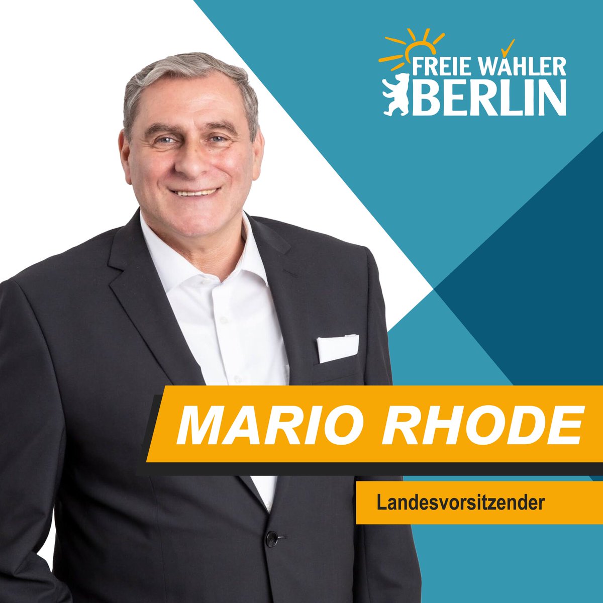 mario_rhode's tweet photo. Das Volk ist der Souverän.  Das sollten sich die Politiker der Ampel hinter die Ohren schreiben und sich jeden Tag daran erinnern.
Die ständigen Bevormundungen 
der Ampel dem Volk gegenüber sind nur noch Widerlich. 
#MarioRhode #FreieWählerBerlin https://t.co/hIla0uHOja