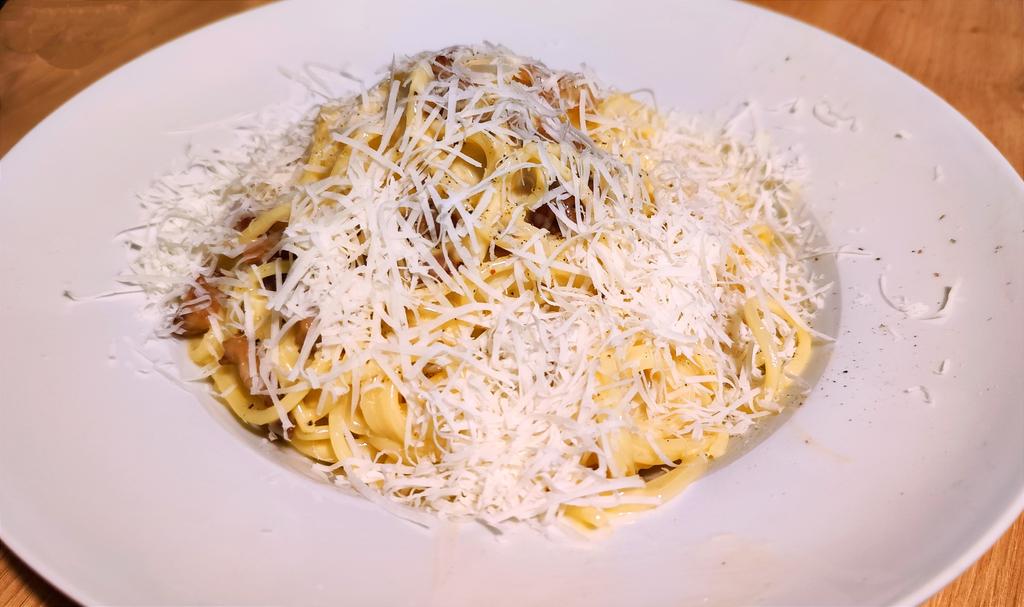 Amateur_Profi's tweet photo. Schade, dass das hier keiner mag...
#Spaghetti #Guanciale #Pecorino #GranaPadano #Eigelb #Salz #Pfeffer https://t.co/uqK76Cv9Gk