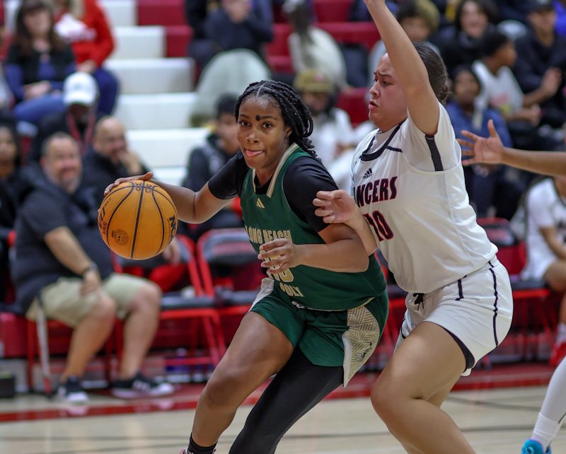 562sports's tweet photo. STORY + VIDEO + PHOTOS: Long Beach Poly girls' basketball stayed undefeated in Moore League with a win over Lakewood.
https://t.co/Ytma1wljbW https://t.co/v83NvrMvKF