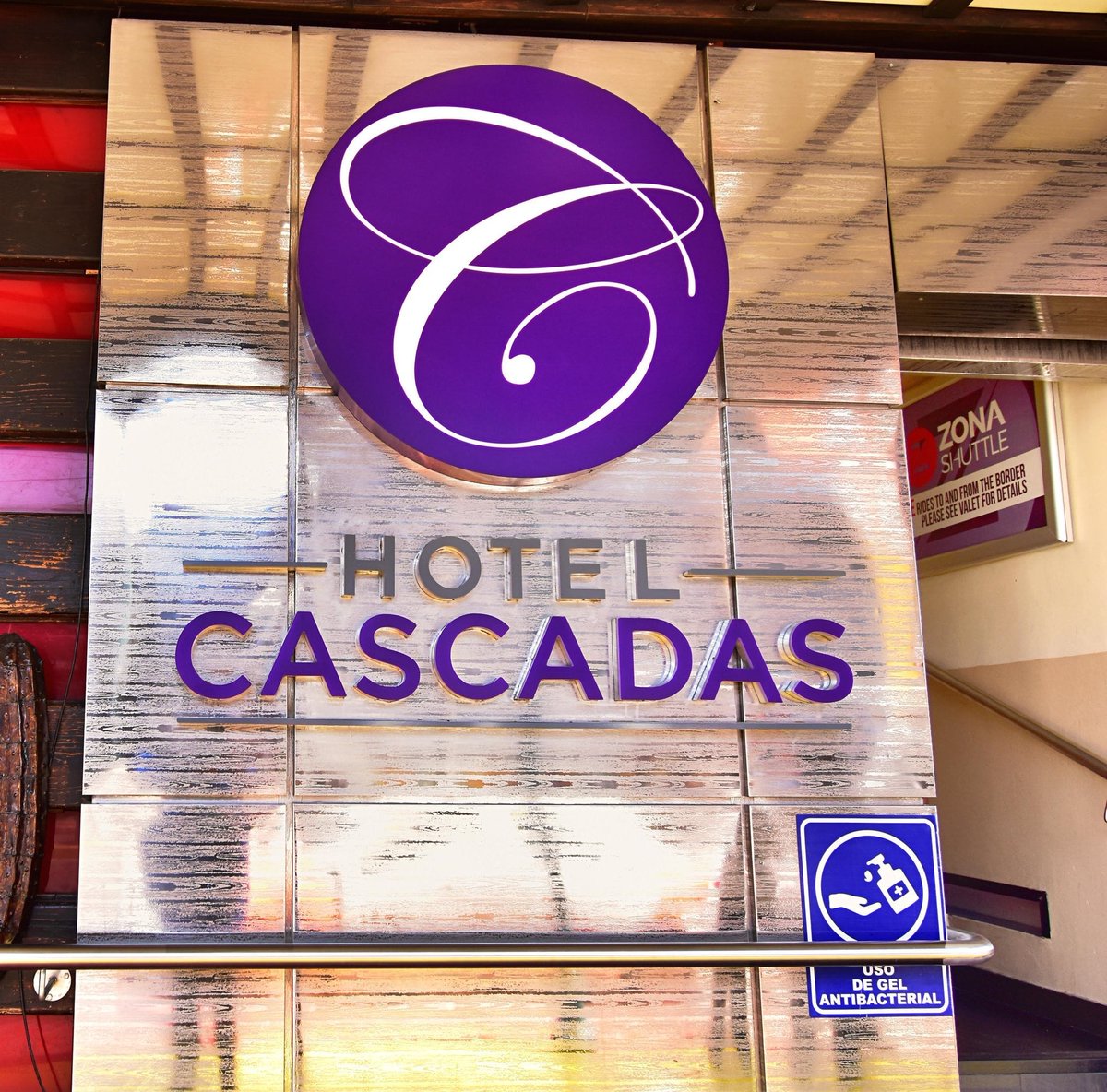 HotelCascadas's tweet photo. 🚨 THIS SUNDAY, January 21st!   

It's #ManagerAppreciation, at @HotelCascadas!⁣⁣ ⁣⁣ 

50% OFF all rooms &amp; suites, with your VIP Card! ⁣⁣ ⁣⁣ 

Also, enjoy a $10 (dine-in only) credit,  at Azul Restaurant!  

Secure your reservation now! ⁣ ⁣ 

https://t.co/HRdjlv5rX6 https://t.co/GUPgrxQxoi
