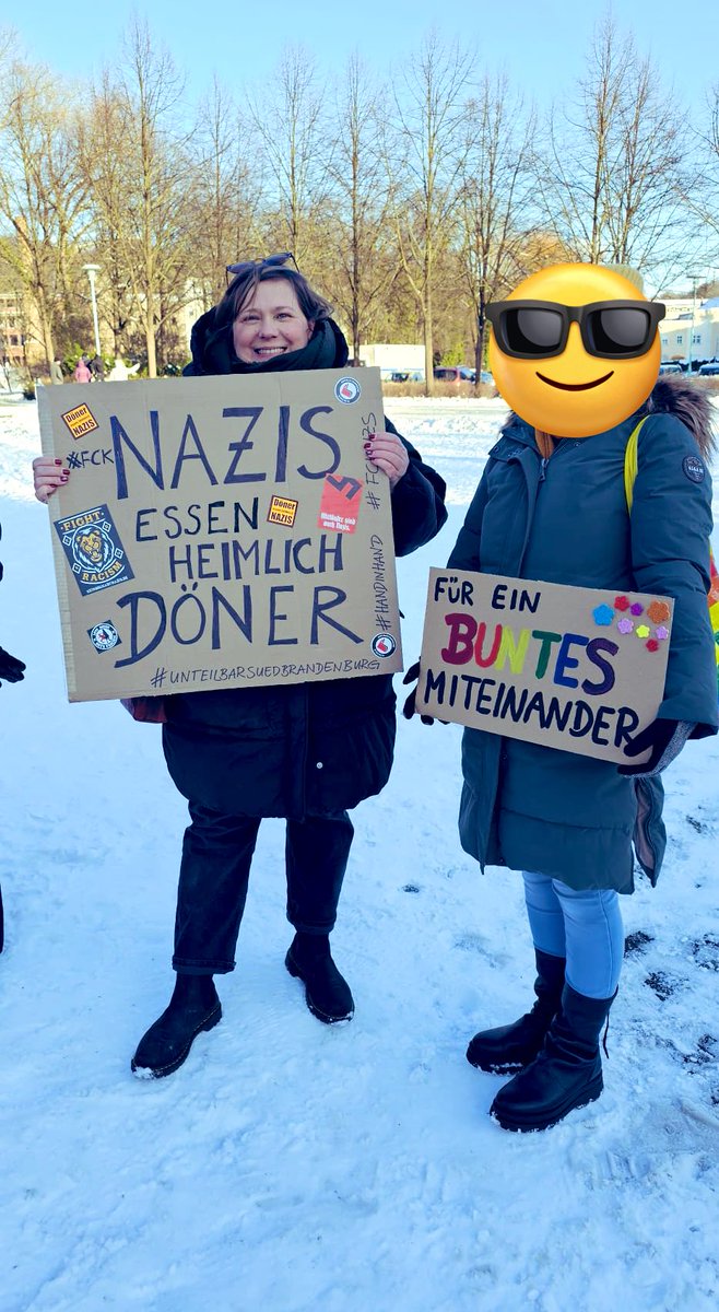 BarbaraDomke's tweet photo. Schön war es heute in Spremberg! Morgen geht’s weiter in #Cottbus! Wir als @unteilbar_sb laden Euch ein! #ZusammenGegenRechts #FCKAFD 11 Uhr geht’s los vor der Stadthalle! https://t.co/LJSsEgp9UU