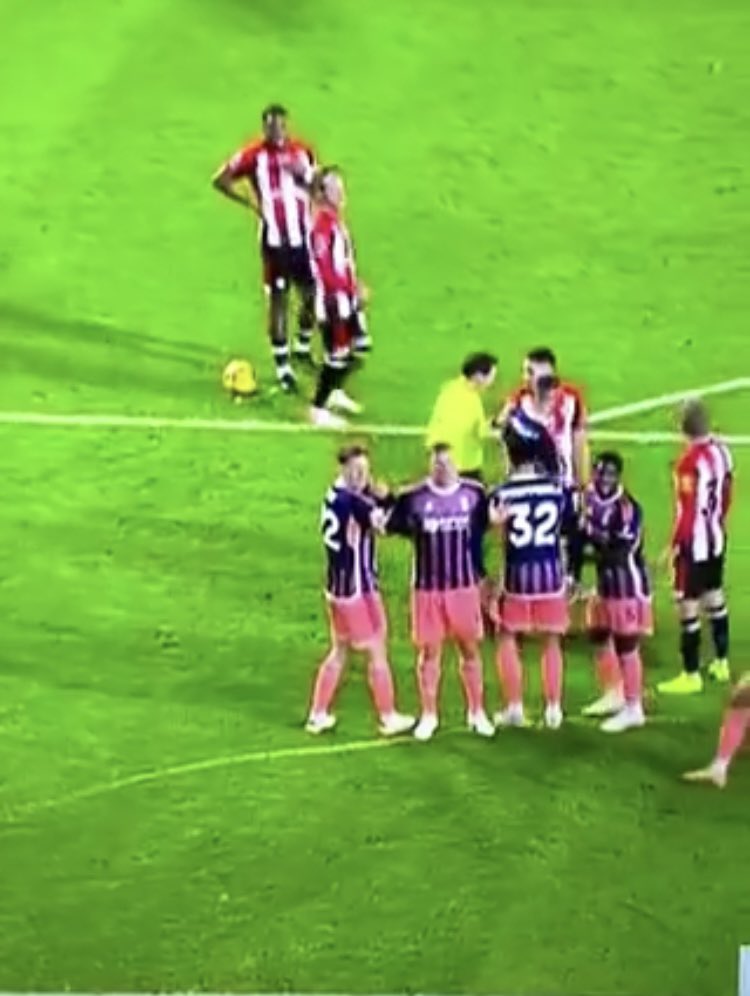 SincePlayed's tweet photo. #nffc fans are right about the ref not enforcing the markings for that free kick, hardly any of their players are standing behind the line. Well done for calling it out.
#AlwaysCheating
#dcfc #BRENOT https://t.co/d7JrV0Se0B