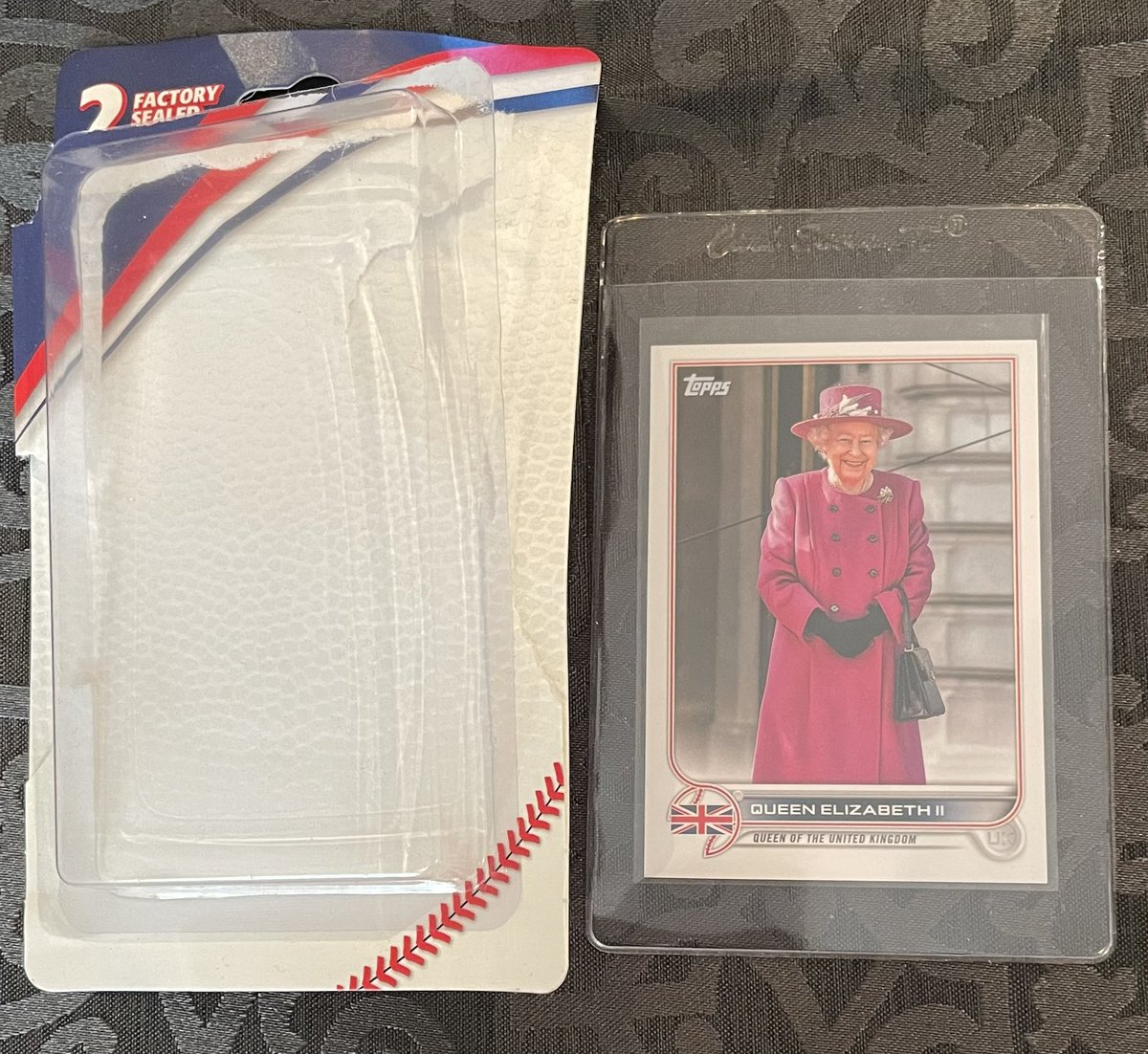sbeckerman's tweet photo. Don’t sleep on cards at Walgreens.
Pulled a super rare Queen Elizabeth II from a repack of 2022 Topps UK @CardPurchaser https://t.co/6t1kwX2d09