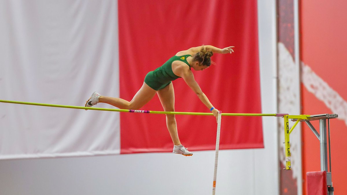 BaylorTrack's tweet photo. Molly Haywood &amp; Alencia Lentz go 2-3 in the pole vault &amp; strengthen their record as the No. 3 pole vaulters all-time at Baylor... IN ONLY THEIR SECOND MEET!

📏 14-5.25

#SicEm 🐻 https://t.co/VIOPy72ecM