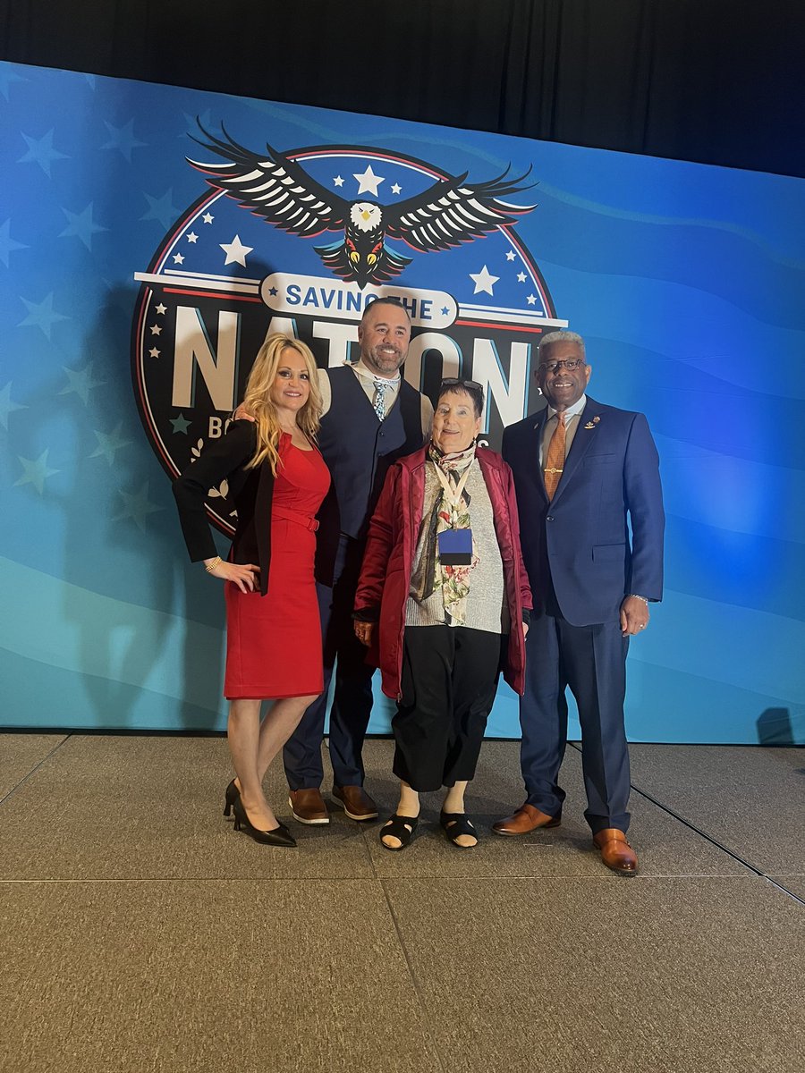 AMACforAmerica's tweet photo. Thank you @AllenWest for being a staunch supporter of AMAC and believing in our mission from it’s conception!
@TheRebeccaWeber
#friendstofamily #bootcampforboomers https://t.co/l40B3sGJrj