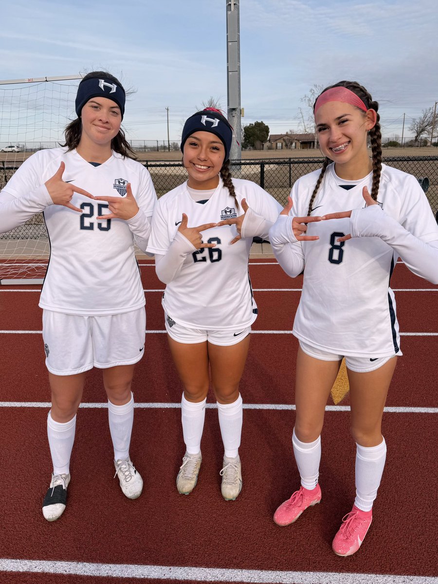 Finished tournament season with a BANG💥

Final score 🆚 Glenn: 2-1 HAWKS 

1-1-1 on the weekend!
#TeamBeforeMe #HawkYeah