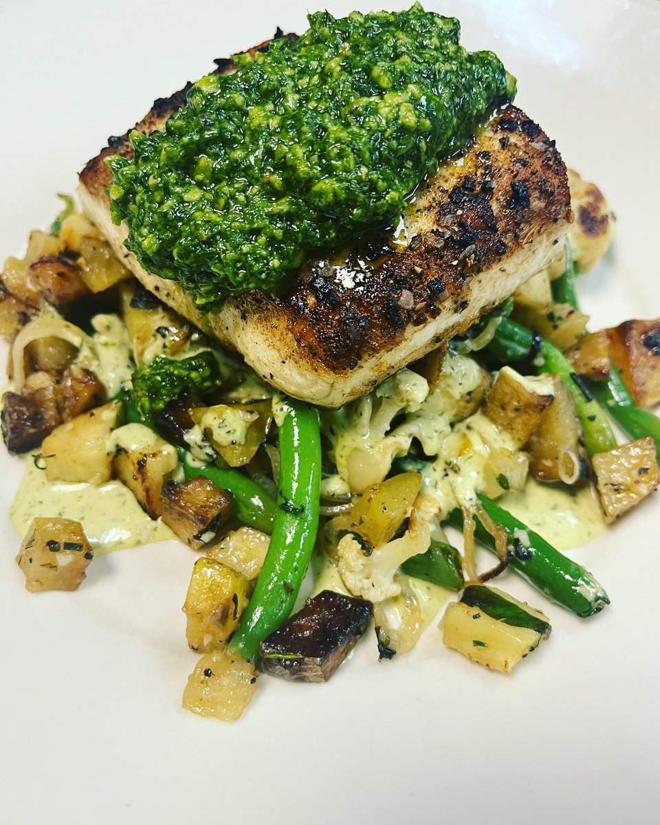 TheBlockWebster's tweet image. Pan Seared Halibut, roasted Yukon Gold potatoes, parsnips, cauliflower, green beans, lemon dill emulsion, pistachio &amp;amp; arugula pesto
