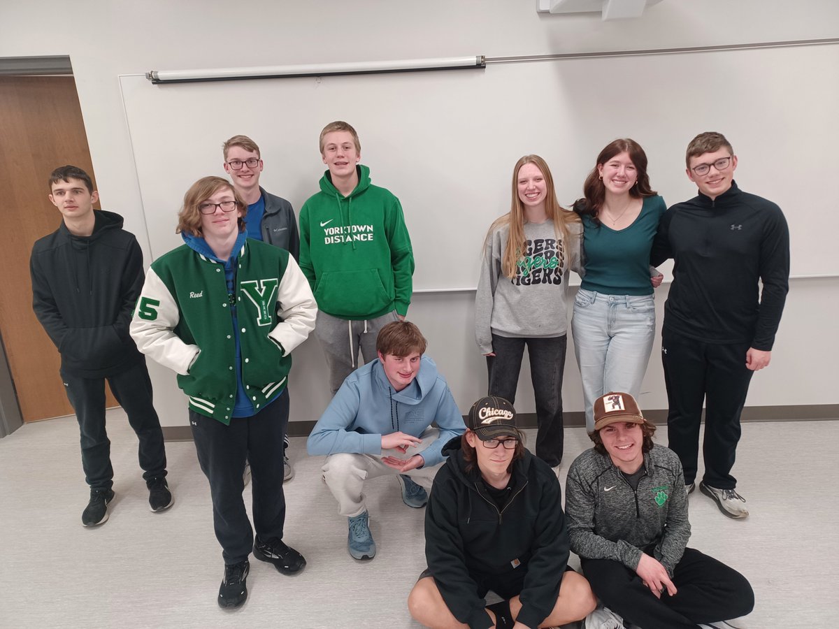 thebenbuehler's tweet photo. Congrats to this fantastic @YorktownHighSch quizbowl team for making the final 4 at the Homestead Area meet! https://t.co/07sYIrZmh4