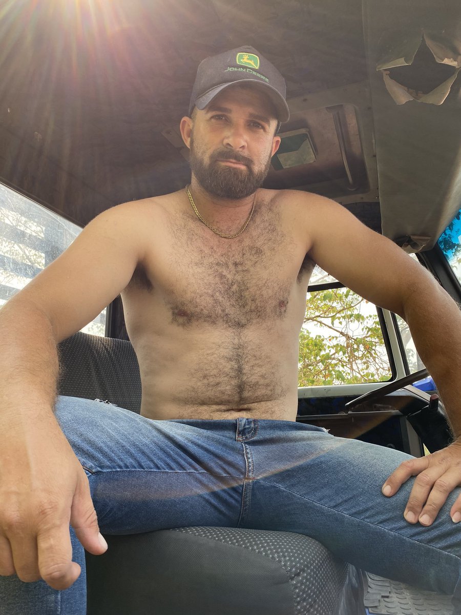 BigodeJohonny's tweet photo. hot trucker https://t.co/iLT7tofxWU