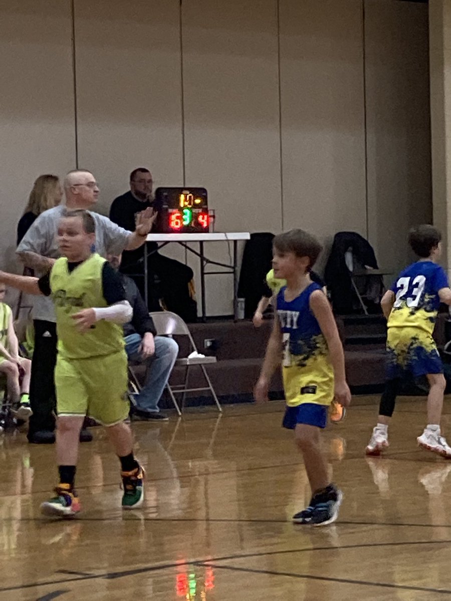 FoothillsFury1's tweet photo. Fury had 4 teams comprised of kids grades 2nd thru 7th today compete in Floyd! 😳 some good wins, some tough losses, but most importantly kids from NSHS communities  competing to get better while learning to play TOGETHER! #futurehounds #family https://t.co/wk5cQEMnRK