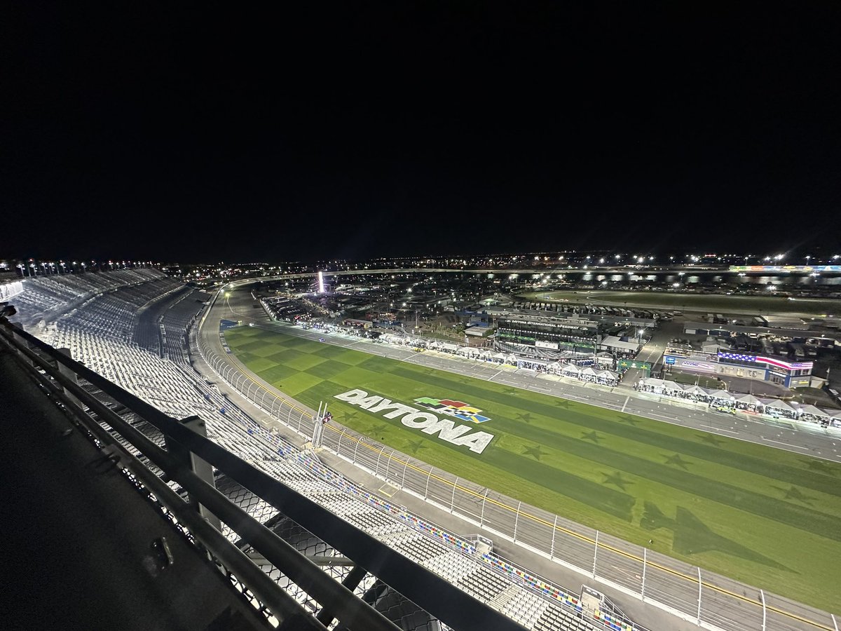 Fighter jet infield yes 👍