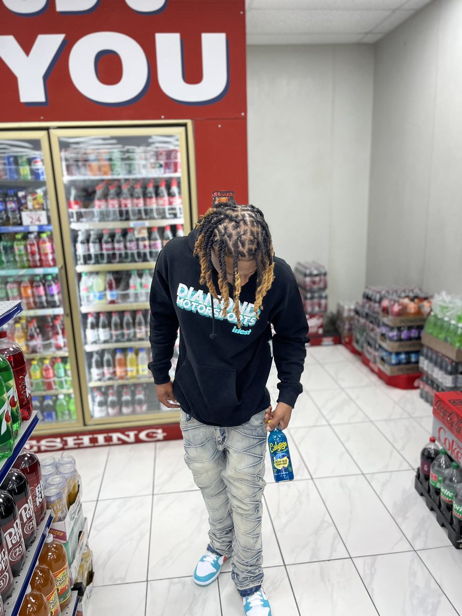 BigBoochieTi's tweet photo. If you not in 1st then you last https://t.co/cVC96ZsClt