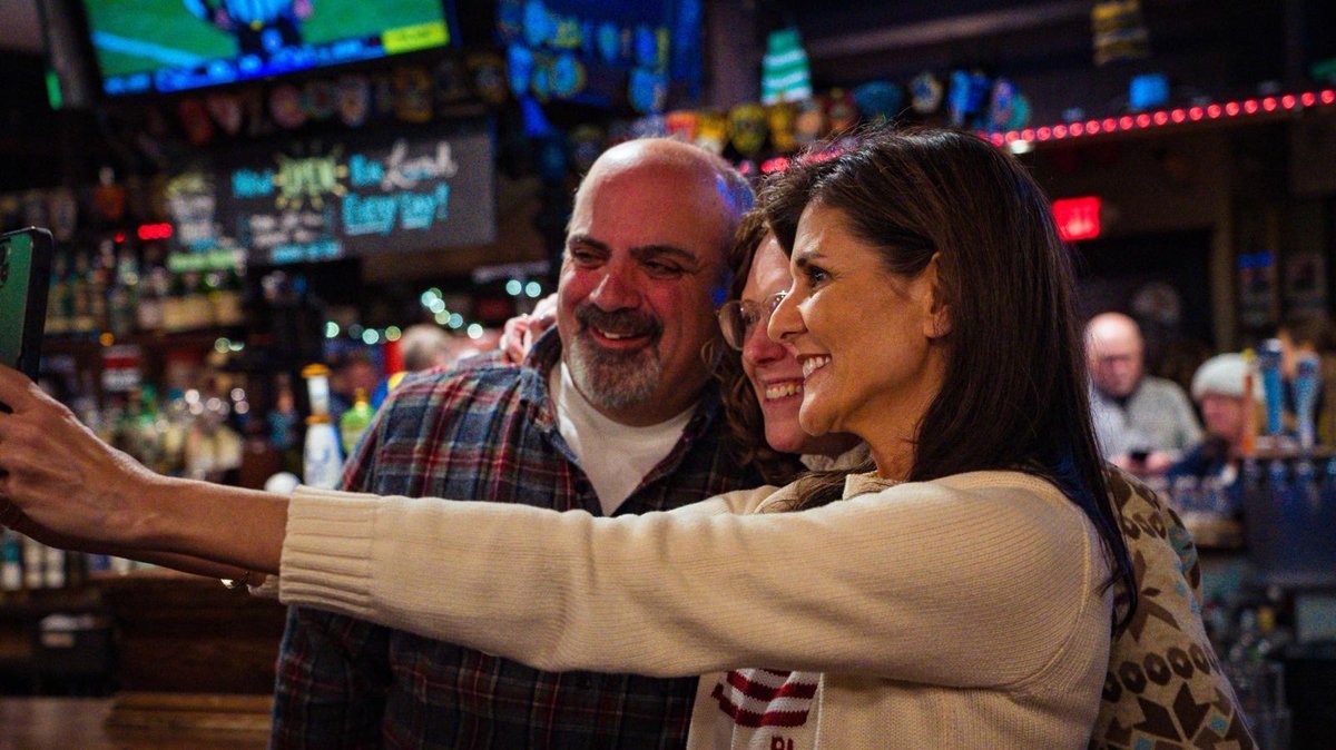 NikkiHaley's tweet image. What a warm welcome at the Peddler’s Daughter! Small businesses like this are the backbone of our economy and the heartbeat of our communities. Thanks for having us!