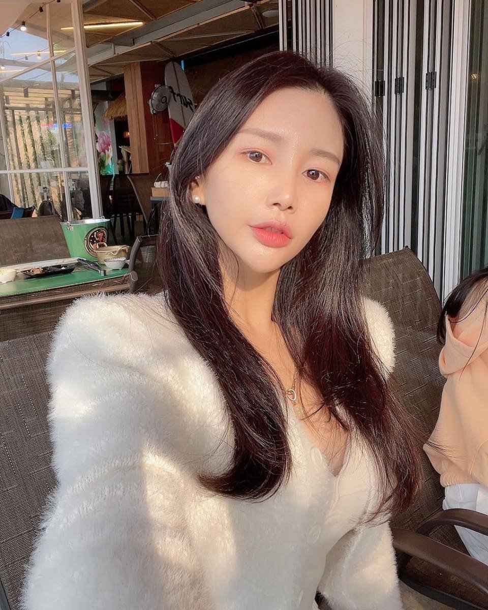 As we step onto the welcome mat of a new year, may we prayerfully assess 
our paths, asking God to reveal any areas where we may be running in our 
own direction.