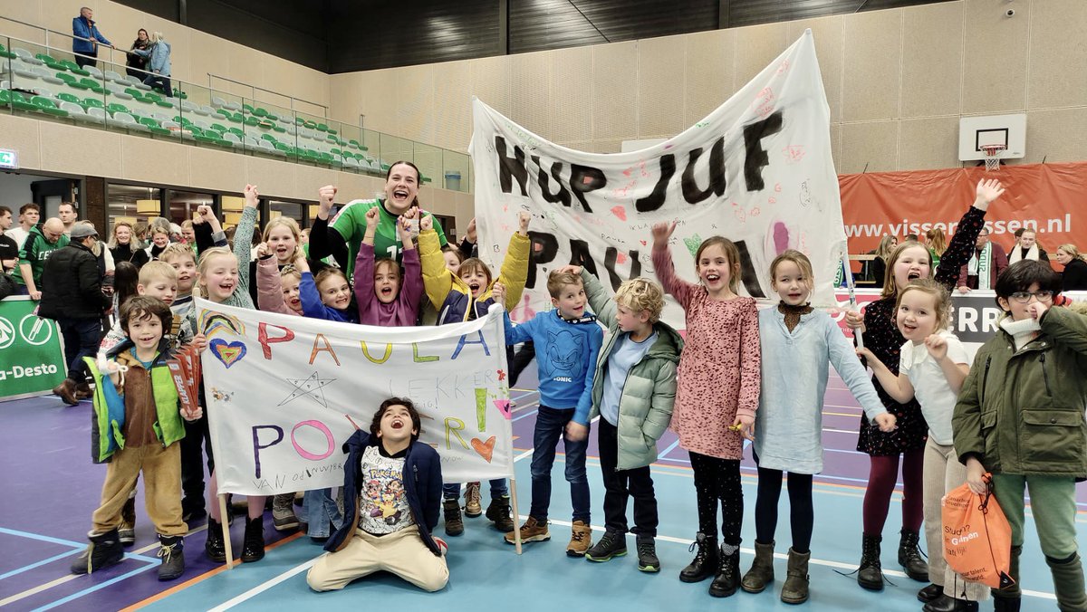 Juf Paula (Boonstra) nam Sudosa-Desto weer es bij de hand. Asser ploeg naar knappe 3-0 winst tegen Zwolle. Kwalificatie voor A-poule volledig in eigen hand met nog twee duels in de reguliere competitie #eredivisie