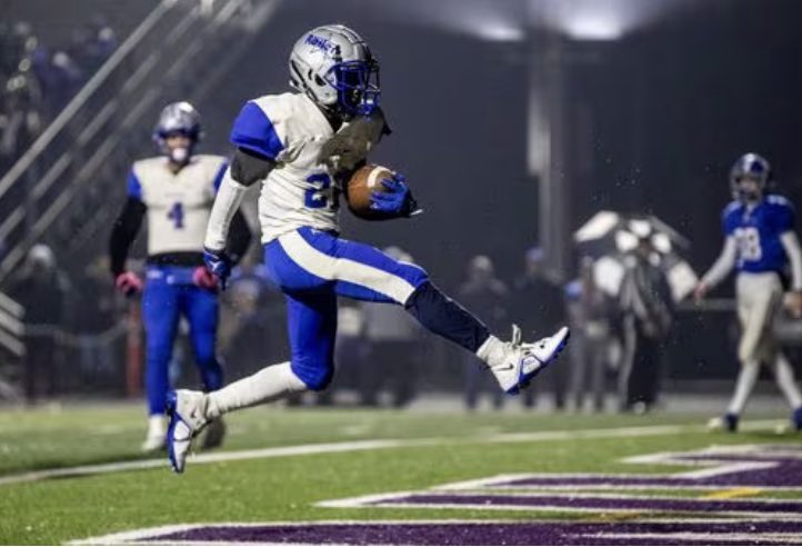 NextlevelRonni's tweet image. Can’t fall off they steady tryna take my spot 🙏🏾