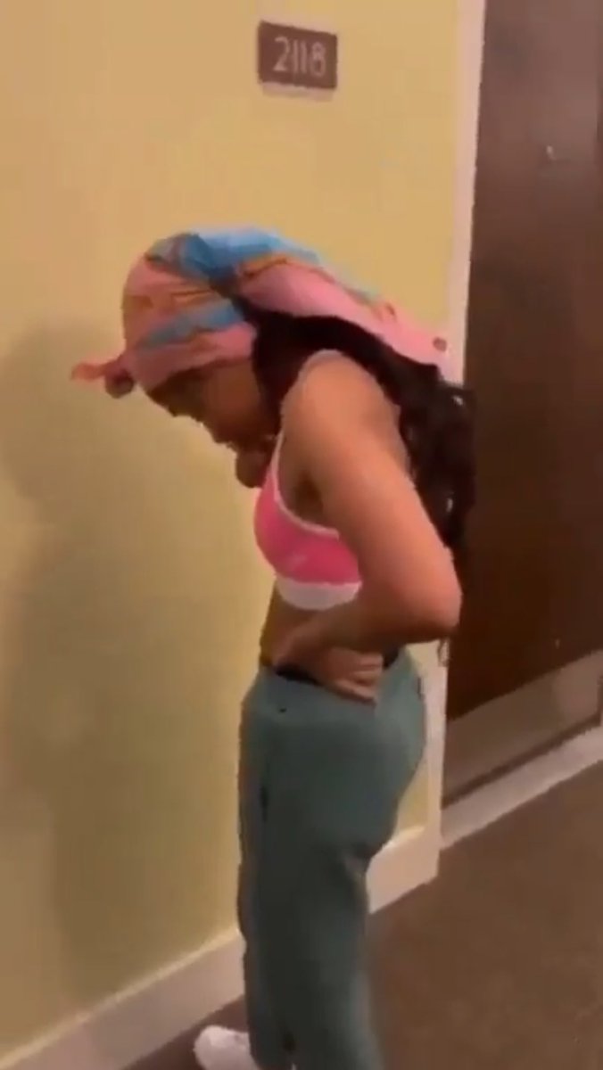 User1236985 tweet media