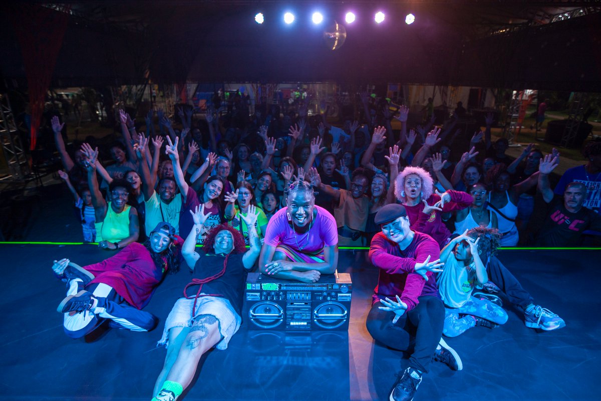 Primeiro baile de 2024 com a voz e o suingue de Sharylaine, o setlist da DJ Zeme e o break dance de Miwa Kozuma, Jess e Nix.

A próxima edição da Festa Segue o Baile está prevista para o dia 23/2, sexta, às 19h. 

Já avisa geral e cria o alerta no seu celular! 📣🔔
📷@ze_barretta