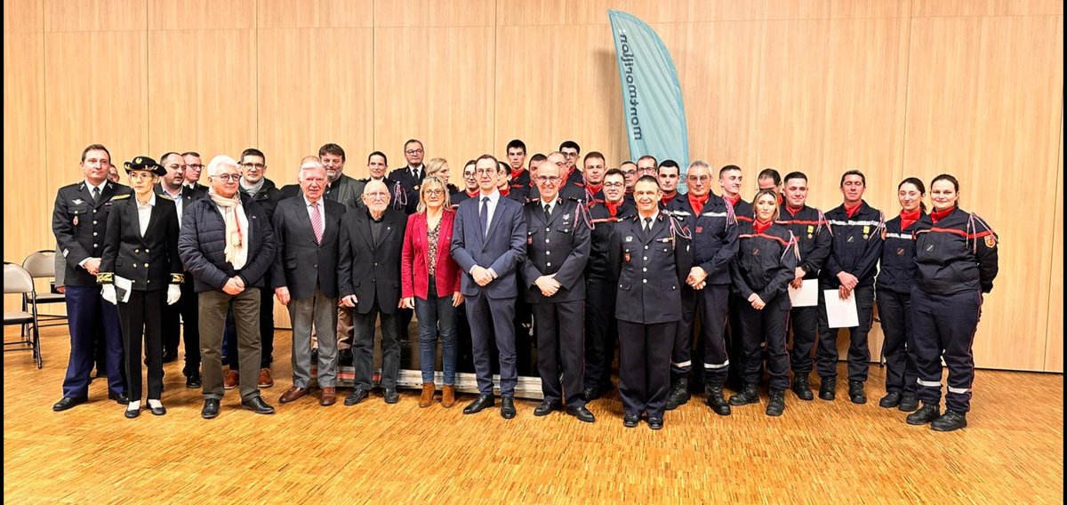 Ce soir  #Cérémonie de #sainteBarbe du cis <a href="/Montmorillon/">joe blogs</a> avec la s/préfète de Montmorillon, du sénateur Bouloux, #mariebellamy, pte du CA <a href="/sdis86/">@sdis86</a>, du maire, d'élus locaux,  #DDASIS86 et du  chef CIS.
Un moment pour honorer les  #SapeursPompiersvolontaires  et leur #Engagement