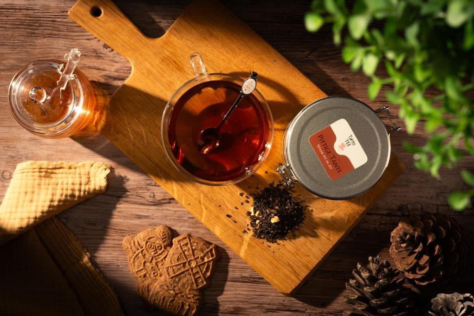 Smaak die je raakt 
Voor elke levensles die ik heb mogen leren heb ik een thee oplossing bedacht.
Waar ben jij aan toe? - Liefs Tante TEE