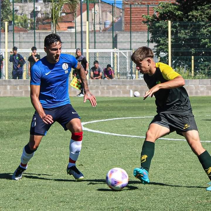 TiempoDeportiv8's tweet photo. El Halcón igualó con el Ciclón

Hoy se jugó otro encuentro amistoso en predio "Campeones Del Mundo la #ReservaDefensa y #SanLorenzo igualaron sin goles.

📷 @ClubDefensayJus https://t.co/kSBAaGczll