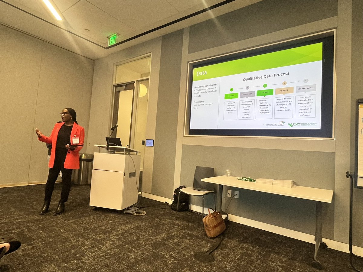 Courtney Hart tweet media