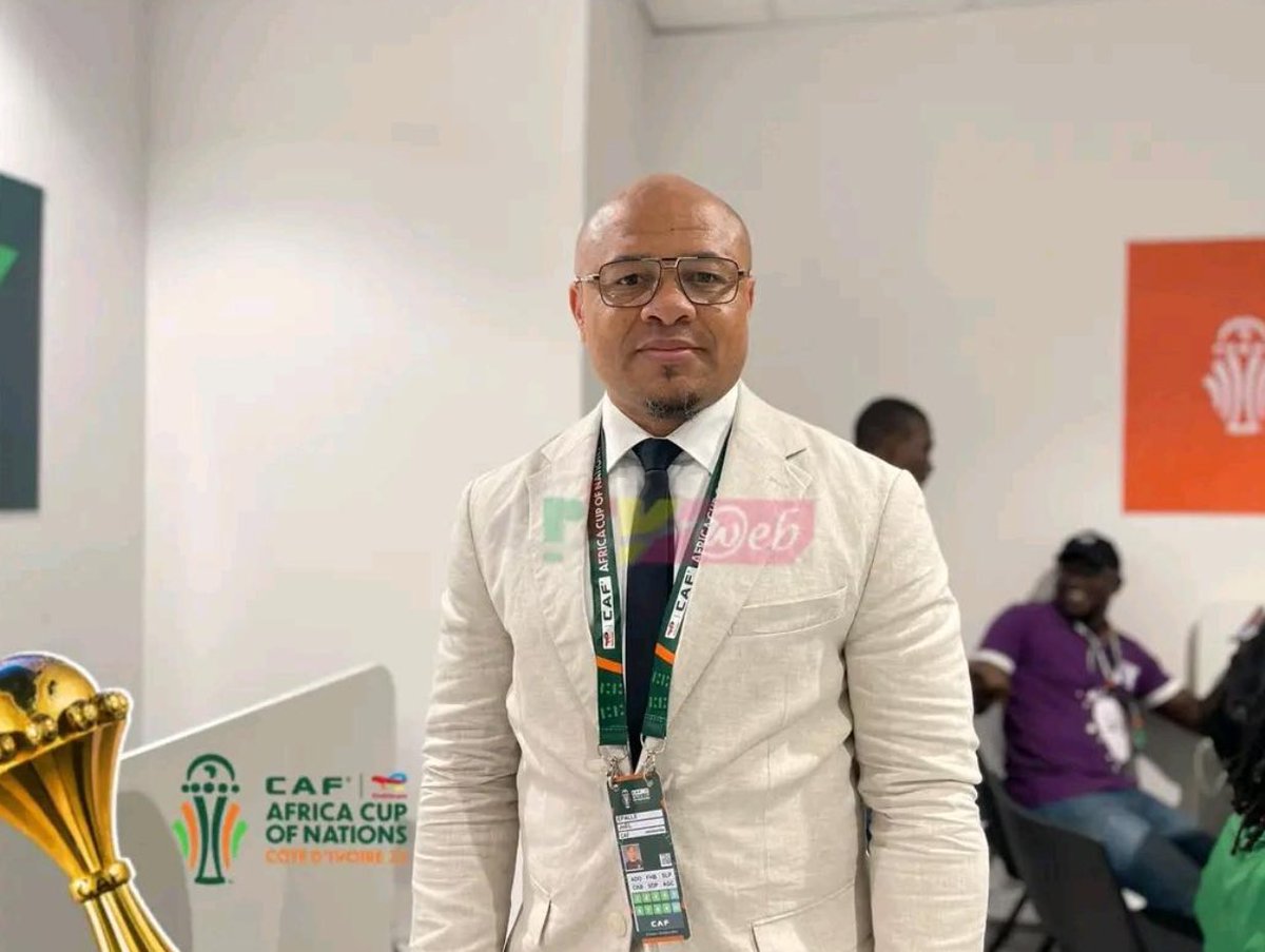 AllezLesLions's tweet photo. 🔴 Joël Epalle : « Ce qui a beaucoup changé, c'est le faite que la nouvelle génération n'a pas évolué au Cameroun. À notre époque, on avait un championnat fort et relevé. Ce qui nous permettait d'avoir un certains nombres de joueurs locaux en équipe nationale. Et c'est fort de tout ce qu'on a pu engranger quand on évoluait dans le championnat national qu'on a pu réussir en Europe. Chaque fois qu'on revenait en équipe nationale, on avait le devoir de tout donner pour notre nation car pour nos familles et les Camerounais qui nous regardent, on avait l'obligation de victoires afin de leur donner le sourire et la joie [...] Quand tu es en Europe, il y a trois résultats : soit tu gagnes, perds ou fait un match nul. Par contre au Cameroun, il n’y a que la victoire. Il faudrait que cette jeune génération ait cet état d'esprit. Une fois que ça sera le cas, les Camerouais seront fiers d'eux » 🦁🇨🇲