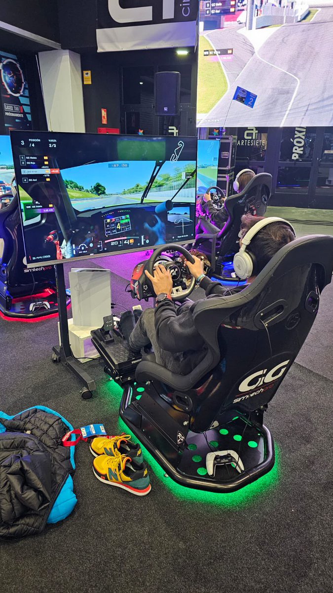 Increíble Fin de semana de Muy Buen Ambiente en <a href="/ElPuertoGG/">ElPuertoGG</a> <a href="/ElPuerto/">Ayuntamiento de El Puerto de Santa María</a> en el stand de <a href="/GGSimRacing/">GG SimRacing</a> . 

Los eSports acercándose a mi ciudad! Ojalá en un futuro poder ver algo grande aquí. 

Muy buena compañía y gran público que ha pasado por aquí en estos días!