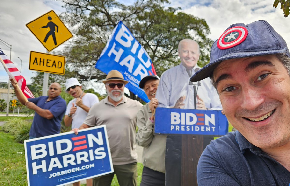 Local Miami Dems showed up to show their support for @POTUS today in the heart of 'El Southwest'. Mark your calendars for the next #POTUSpopup on February 24th! @THE305GUY te la comiste bro! @FlaDems @cubanosconbiden