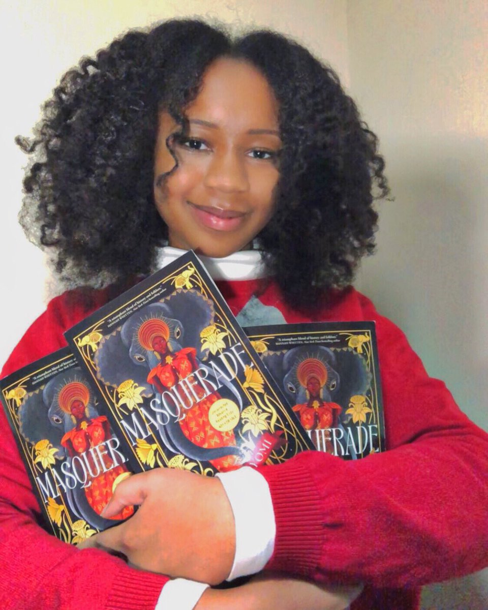 OOSangoyomi's tweet photo. portrait of an author holding her debut novel for the first time✨ https://t.co/Fx2Yc0LXDt