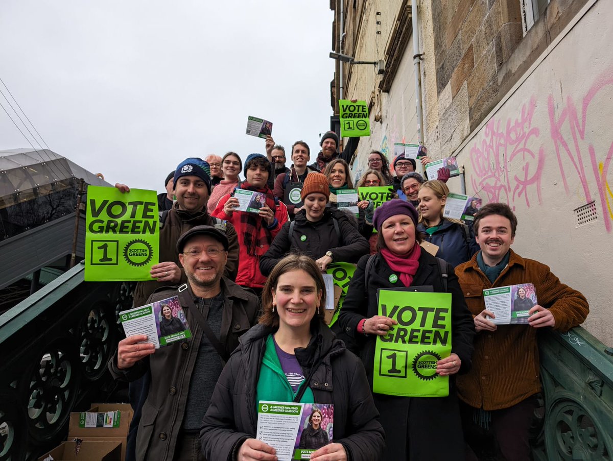 rightsandroses's tweet photo. Great to get out and chap doors for @glasgowgreens Hillhead candidate and fellow Rainbow Green @SeonadHoy !π
Powerful first day of action and we're only getting started π
#ActiveSGP #GetGreensElected https://t.co/cz5J4hTczL