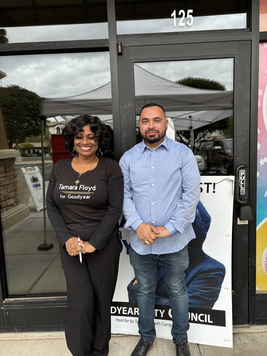 JesuslugoJr4Az's tweet photo. Had a fantastic time at the Pop-Up Meet and Greet with @Tamara4goodyear for Goodyear City Council! 🎉 Thanks to everyone who came out to support and signed petitions. 🤝 #CommunityEvent #SupportLocalCandidates https://t.co/w09fdUhHre