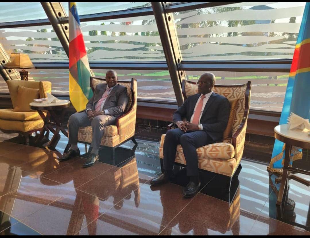 isako_patrick's tweet image. #BisRepetita La Confiance se gagne. Comme à la 22 ème Session ordinaire de la #CEEAC ténue le 25 Fev 23 à Kin, le Ministre Jean-Lucien Bussa est chargé par le Président de la République pour accueillir et assister son Homologue Centrafricain TOUADERA Faustin-Archange. #SERMENT