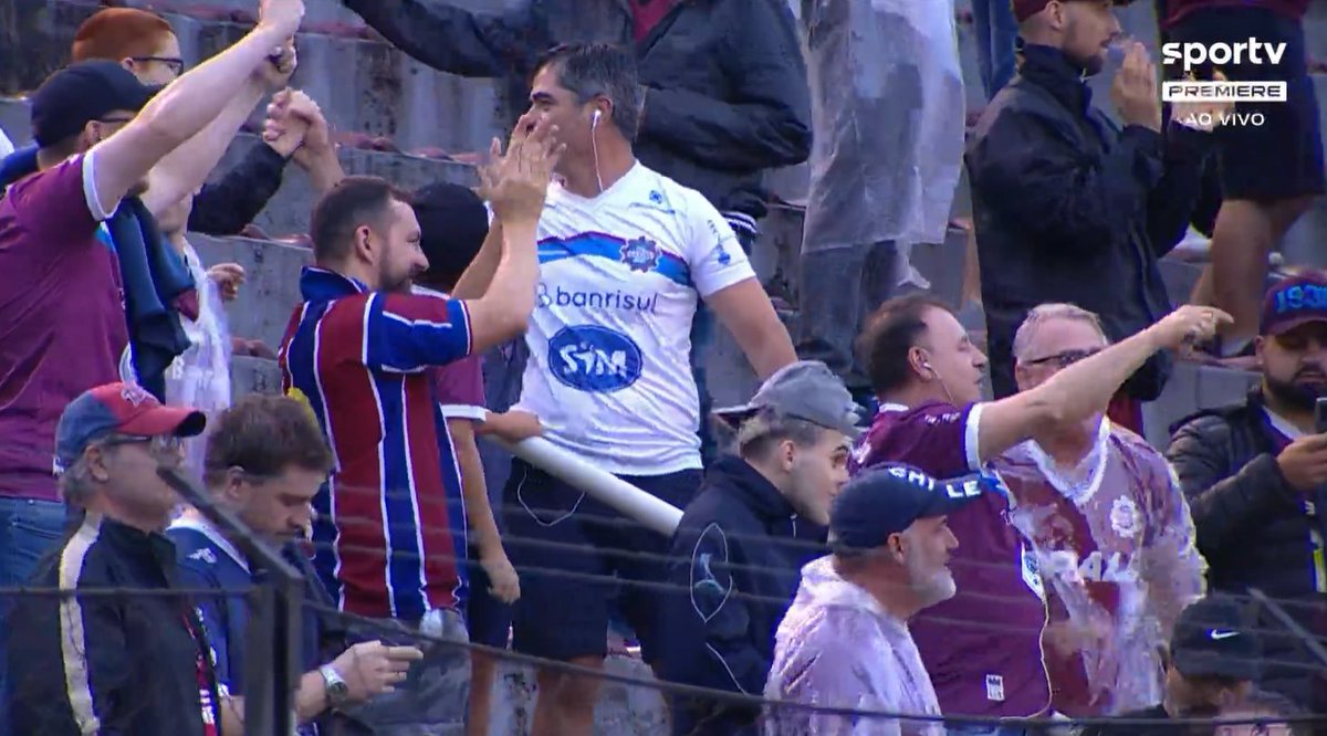 sportv's tweet image. Comemoraaa Caxias que a vitória em casa veio!! 
Fim de Jogo: Caxias 2 x 1 Grêmio! ❌

#GauchaoNoSportv