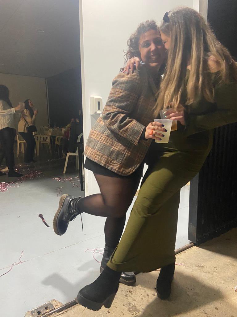 maika_PR's tweet photo. Sin duda una de mis personas favoritas en el mundo,que descubrimiento más grande,todo corazón,nada es suyo y de esas personas que te llenan en alma❤️‍🩹
Sanas todo lo que duele y por eso y mucho más en mi vida pa siempre….mi Celita✨Te quiero con el alma porque el alma nunca muere https://t.co/f7W367Cjgg