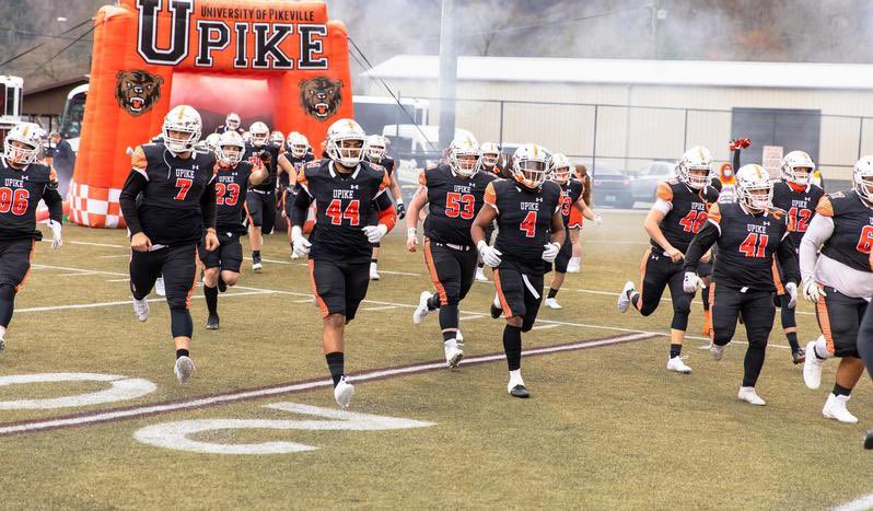 #AGTG 🙏🏾 After A Great Visit I’m Blessed To Receive An Offer From UPIKE🐻 <a href="/CoachWCinelli/">Will Cinelli</a> <a href="/UPIKEFOOTBALL/">UPIKE FOOTBALL</a> <a href="/CoachQTinsley/">Quamari Tinsley</a> <a href="/CoachFipps/">Corey Fipps</a> <a href="/GregPort17/">Greg Porter</a> <a href="/train0187/">TRAINBUILT PERFORMANCE</a> <a href="/Coach_RHarris/">Roderick Harris</a> <a href="/HighSchoolBlitz/">High School Blitz</a> <a href="/GHSFootball2/">Greenville High Football</a>