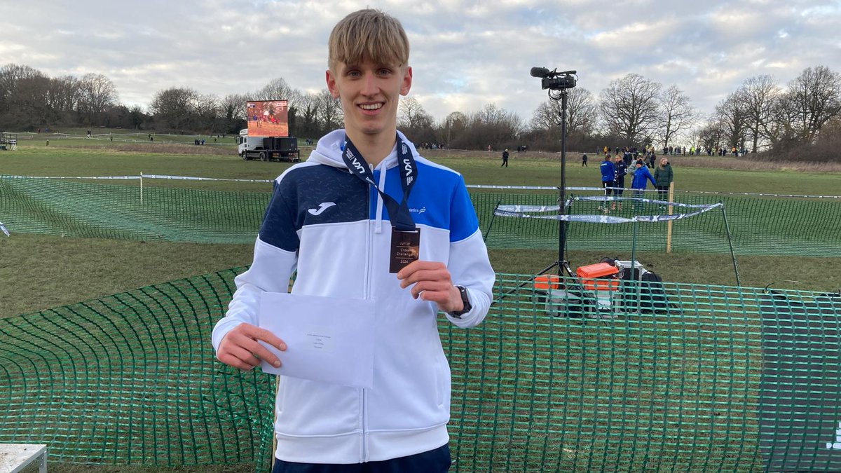 scotathletics's tweet photo. SCOTLAND IN LONDON
#SALtogether
Hearing fine bronze medal Home Countries XC U20 for Logan Beagley @Livingston_AC
📷 via Angela Mudge and @EStreetShuffler 
Well done
@SALChiefExec @HardacreKiplac @SALDevelopment @TaritTweets @GraemeWFJack @leslie_roy1 @WestLothianCour @JomaSportUK https://t.co/fKtGXevJB2