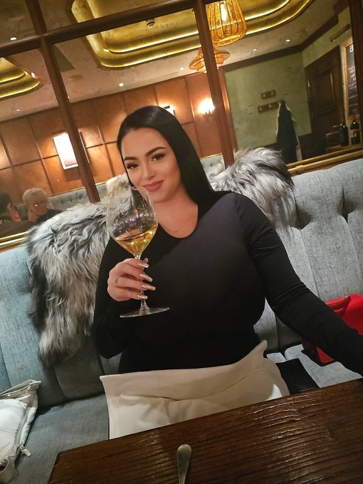 Last night was one of the best nights I had in a London in a long time. Amazing wine 🍷,  delicious food<a href="/tag/mvsales"class="tags"><span>#mvsales</span></a>