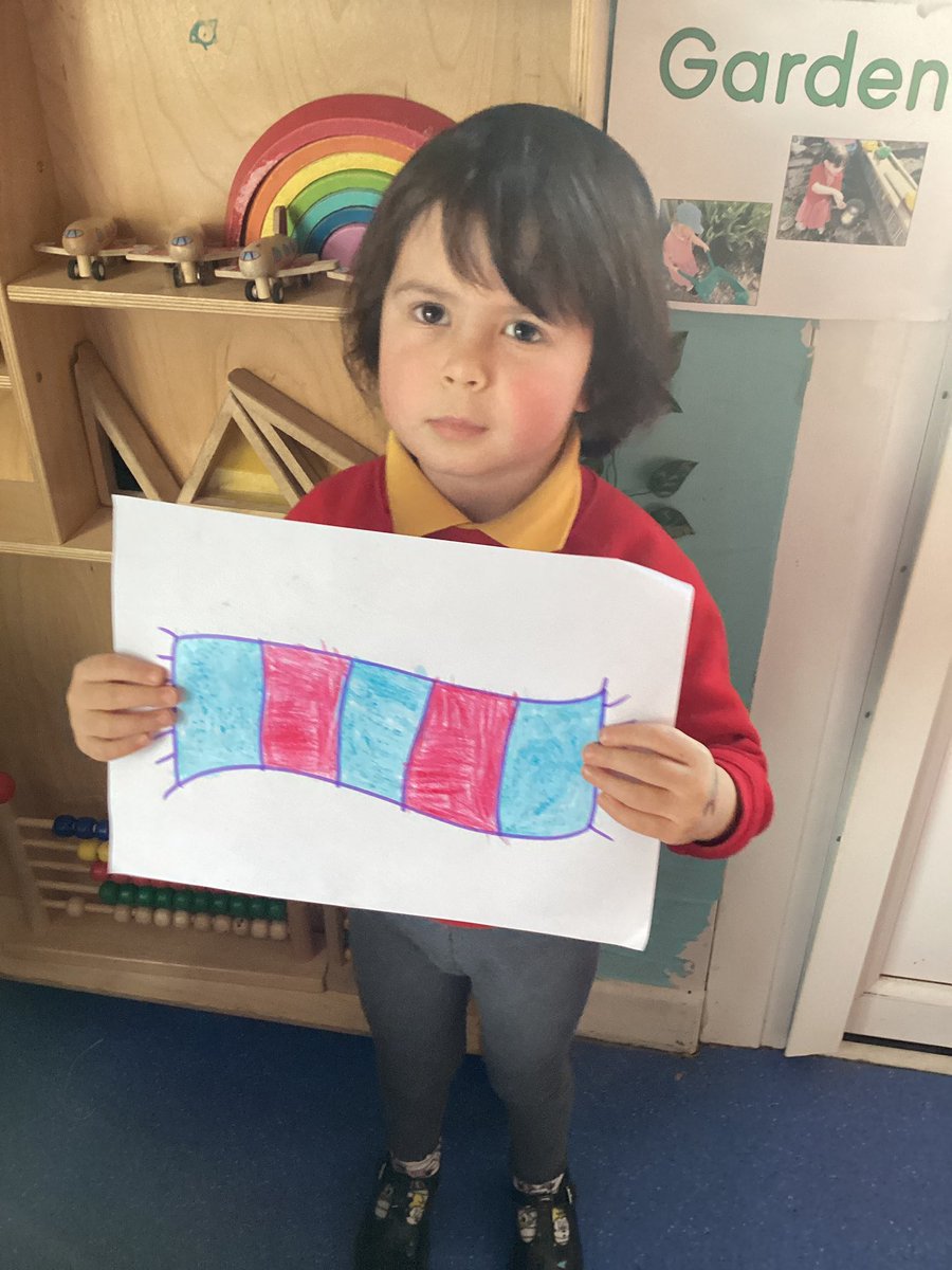 CGI_Nursery's tweet photo. We made a scarf for a snowman using a pattern of two colours! 🔴🟡🔴🟡🔴🟡 Gwaith wych! #CGIMATHS #EXARTS #CGIHUM #enterprisingcreativecontributors https://t.co/ZXxWl7m3yS