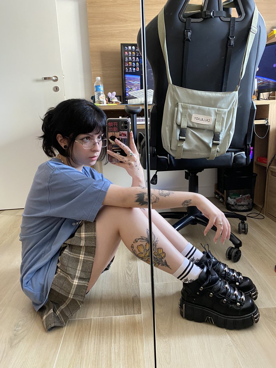 hellphoric's tweet image. like angels in tibet 🎧