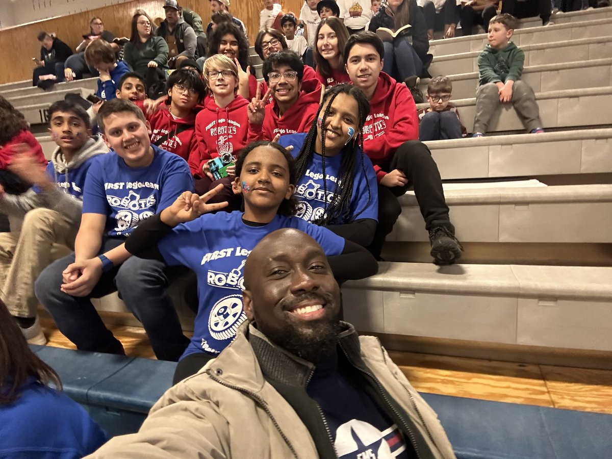 EEisenhowerms's tweet image. 🤖 Robotics Semifinals in Covington, WA with our IKE Patriots teams!#180DaysOfLearning even on the weekend. Proud to support these young innovators as they represent us. Go Patriots! 🎉🤖 #KidsLearnAtIKE @WilnicG @DrIanBSaltzman @EPS_Region3 @EPS_DeputySupt @EverettSchools
