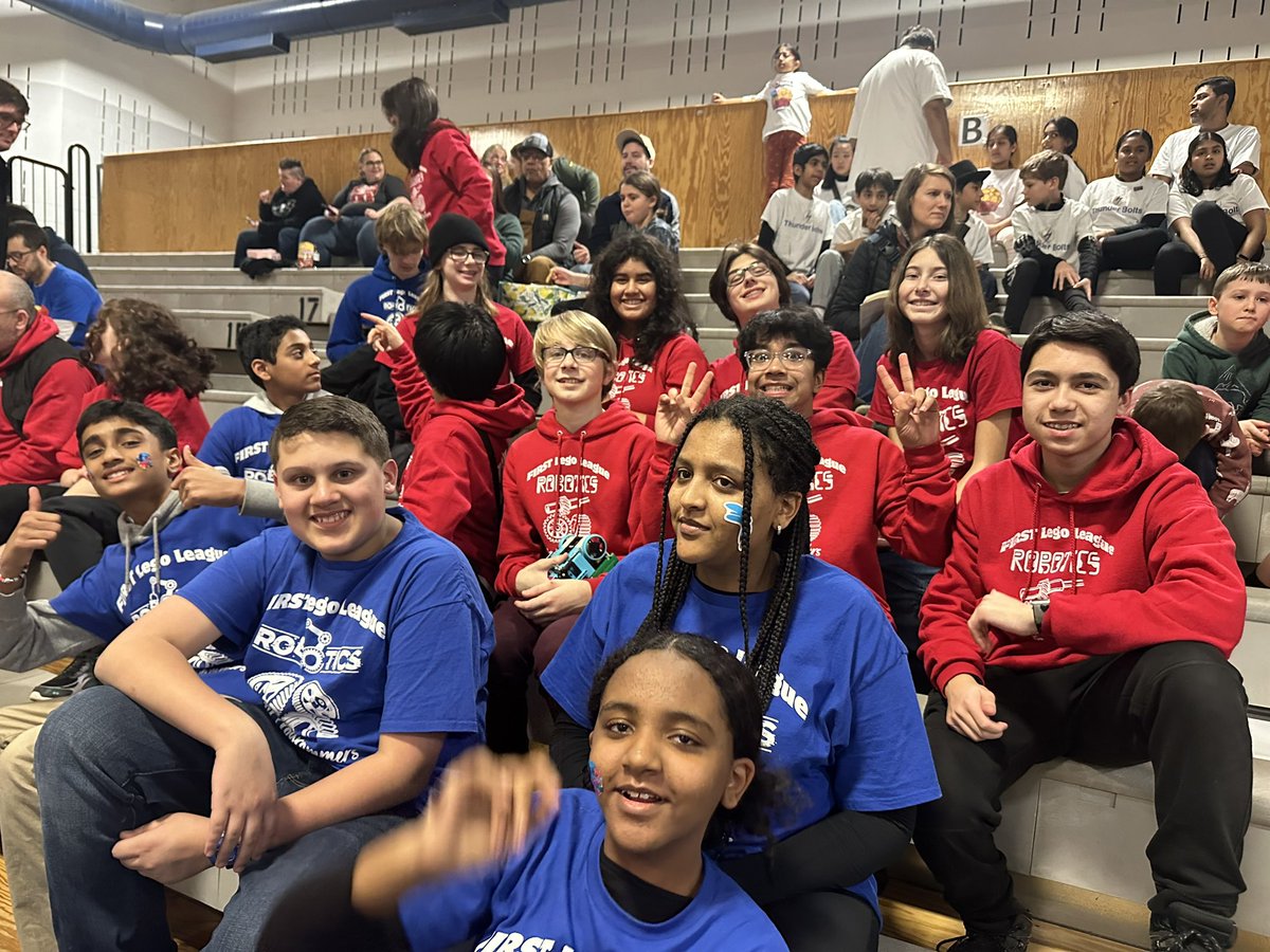 EEisenhowerms's tweet image. 🤖 Robotics Semifinals in Covington, WA with our IKE Patriots teams!#180DaysOfLearning even on the weekend. Proud to support these young innovators as they represent us. Go Patriots! 🎉🤖 #KidsLearnAtIKE @WilnicG @DrIanBSaltzman @EPS_Region3 @EPS_DeputySupt @EverettSchools