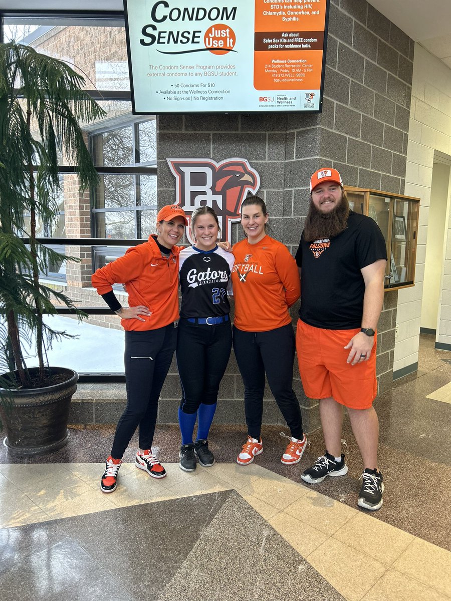 Thanks to the staff of BG for a great day of camp! Loved the environment and energy from the girls. And got to learn a lot from <a href="/lexcarver3/">Lexi Carver</a> again. Good luck with your season! @CoachFentonBG @CoachErinn <a href="/BGSUSoftball/">BGSU Softball</a>