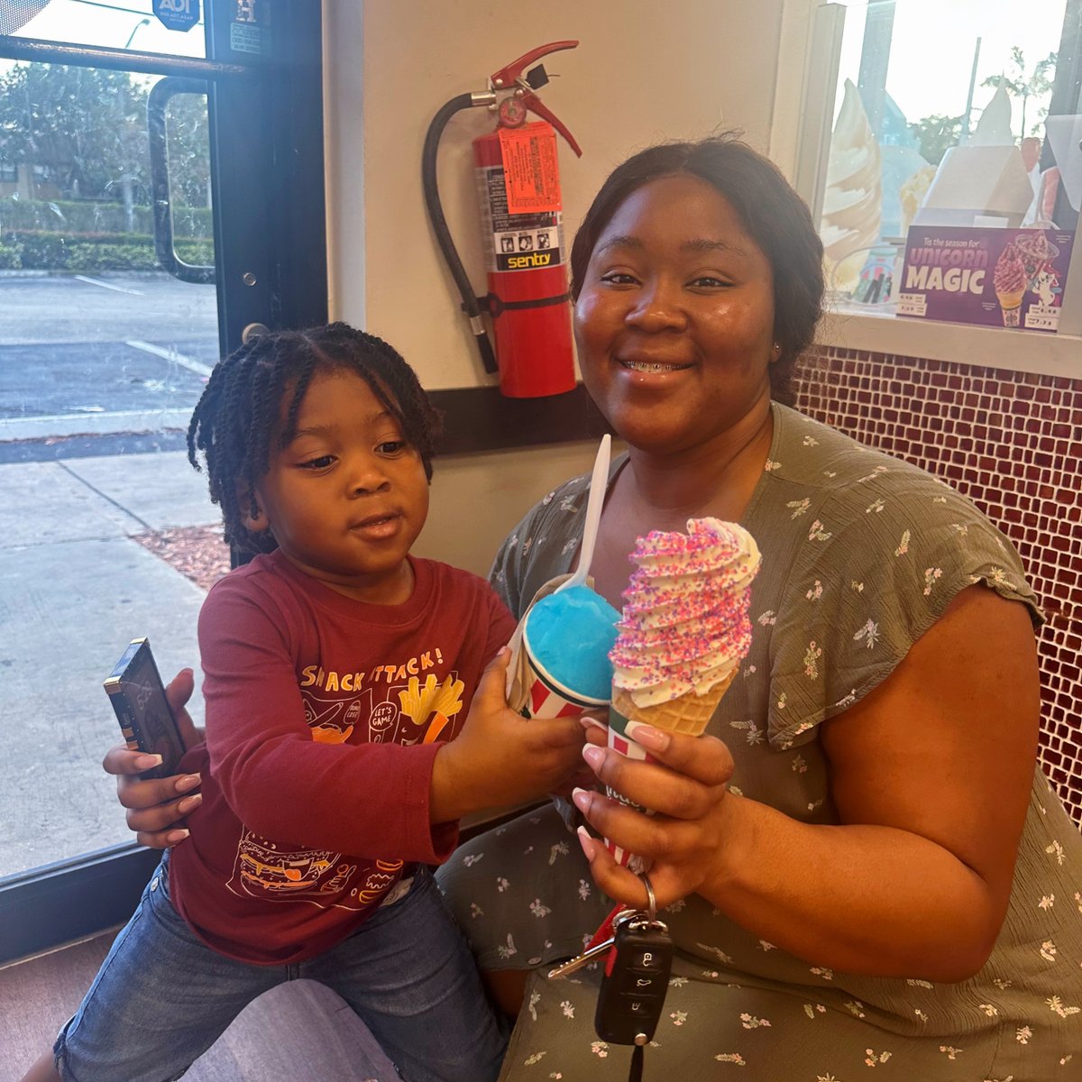 Love seeing our customers smile with their treats! Stop by today for some Ice Custard Happiness 😋🍦
.
.
.
#ritas #ritasice #italianice #waterice #custard #icecream #dessert #treat #sweet #yummy #ice #happy